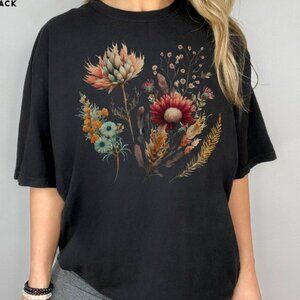 Boho Wildflower Botanical Graphic T-Shirt, Retro Floral Aesthetic Tee